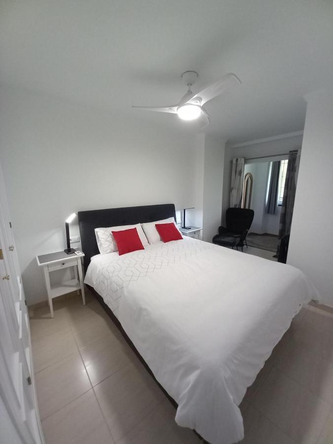 Refurbished 2-Bed Apartment Burriana Beach. Нерха Екстериор снимка